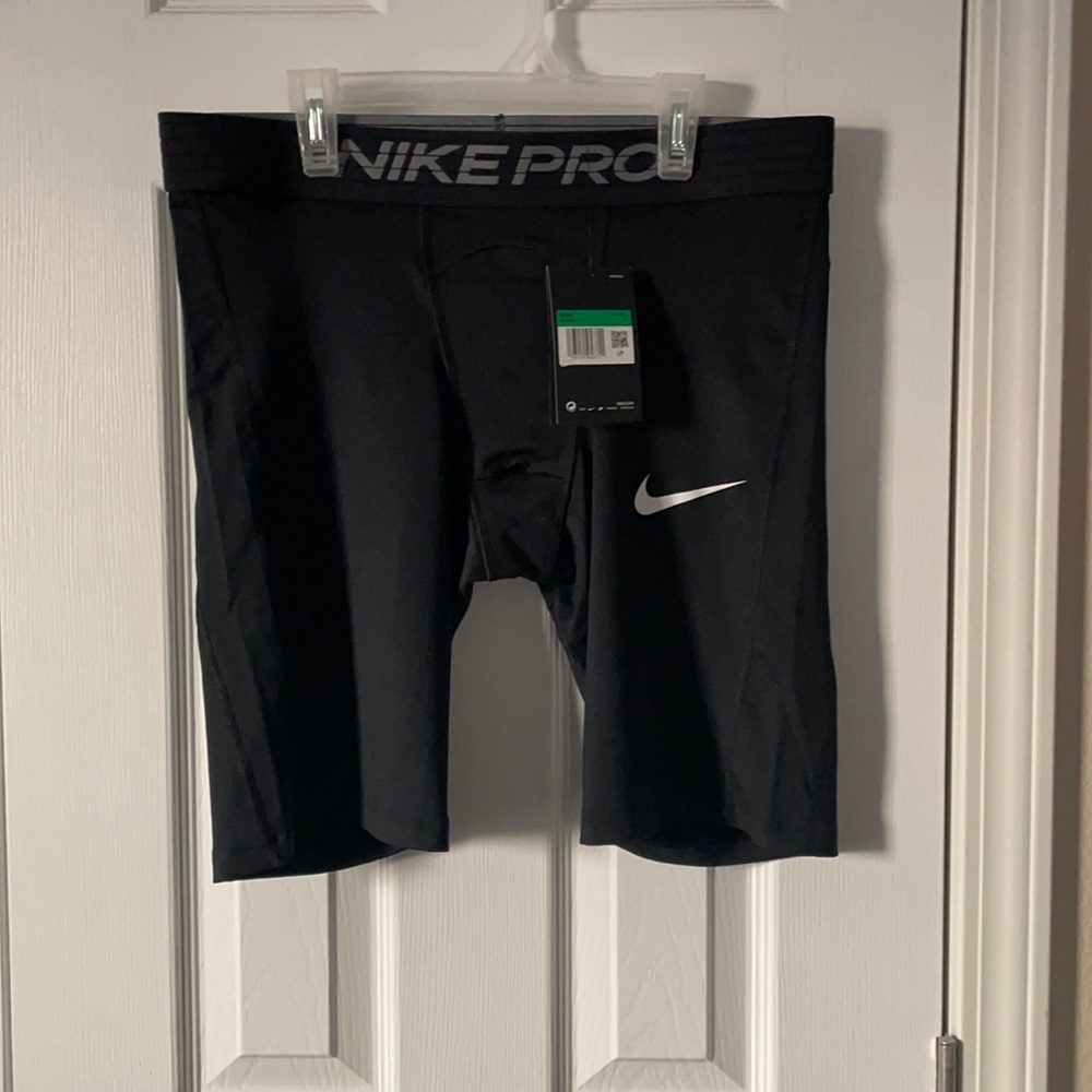 BNWT Men’s Nike Pro Training short
